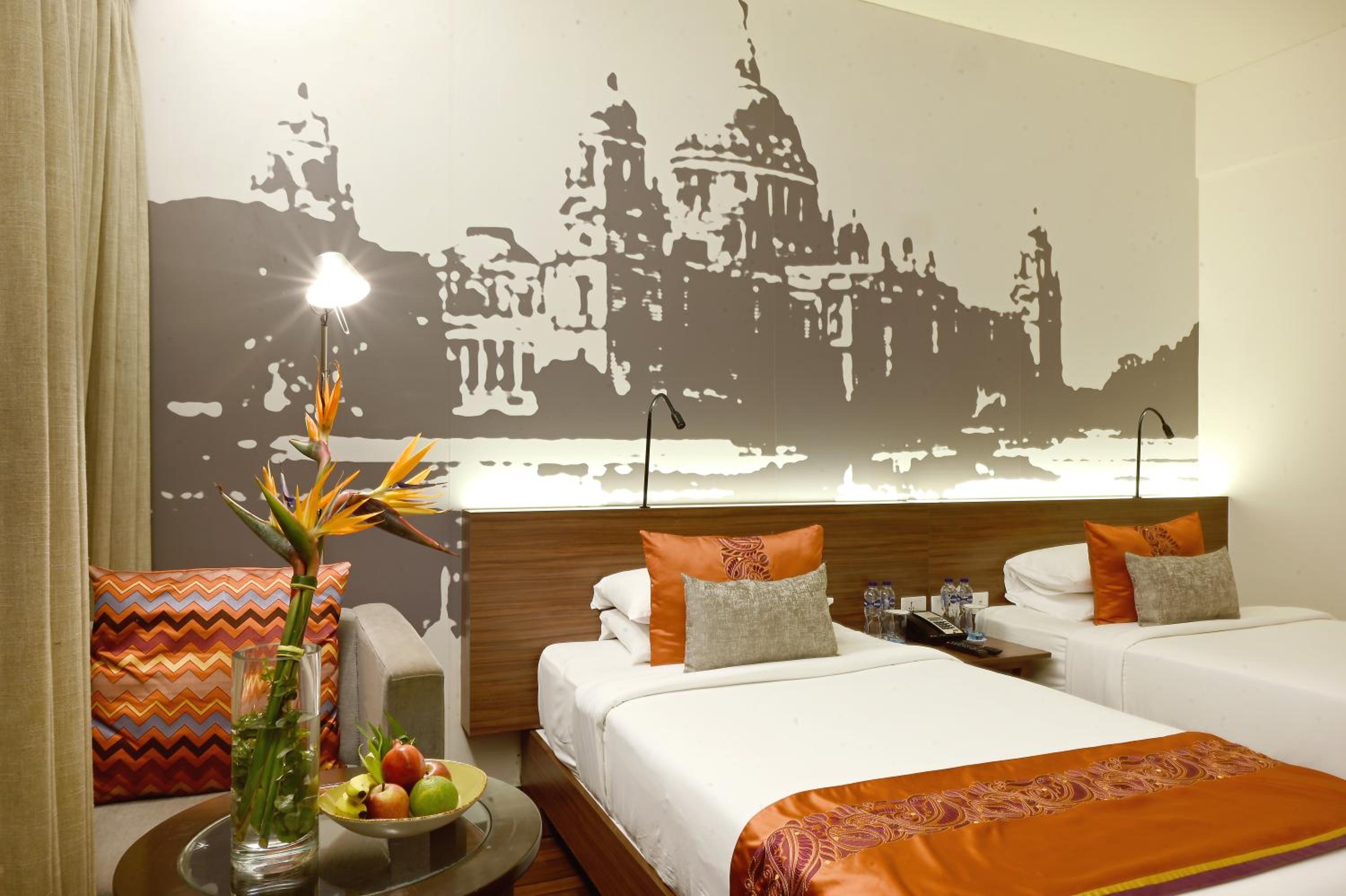 Deluxe Room City View Twin Bed