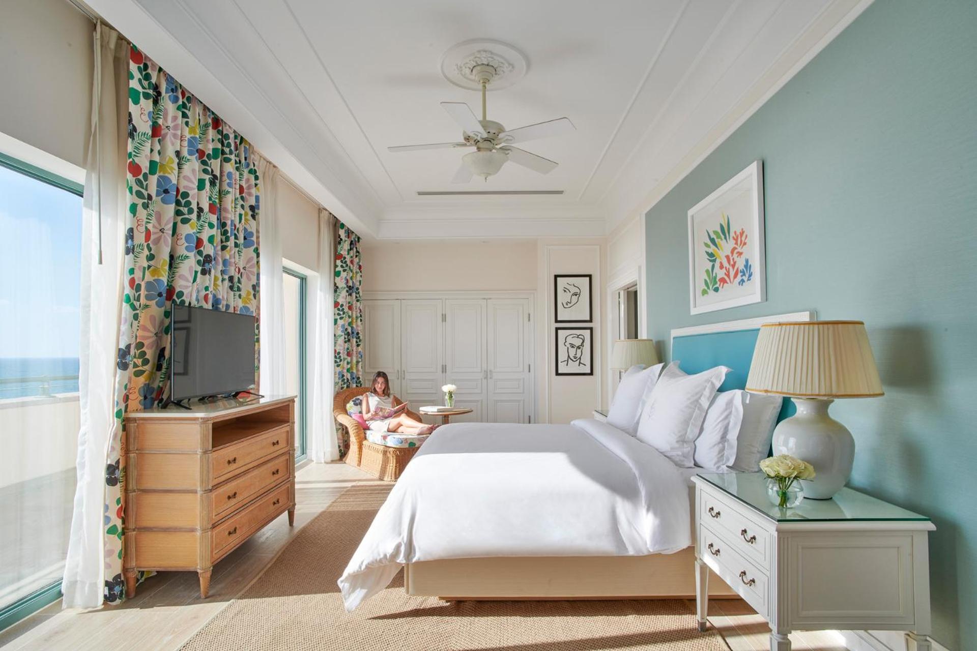 Pool Terrace Suite king bed