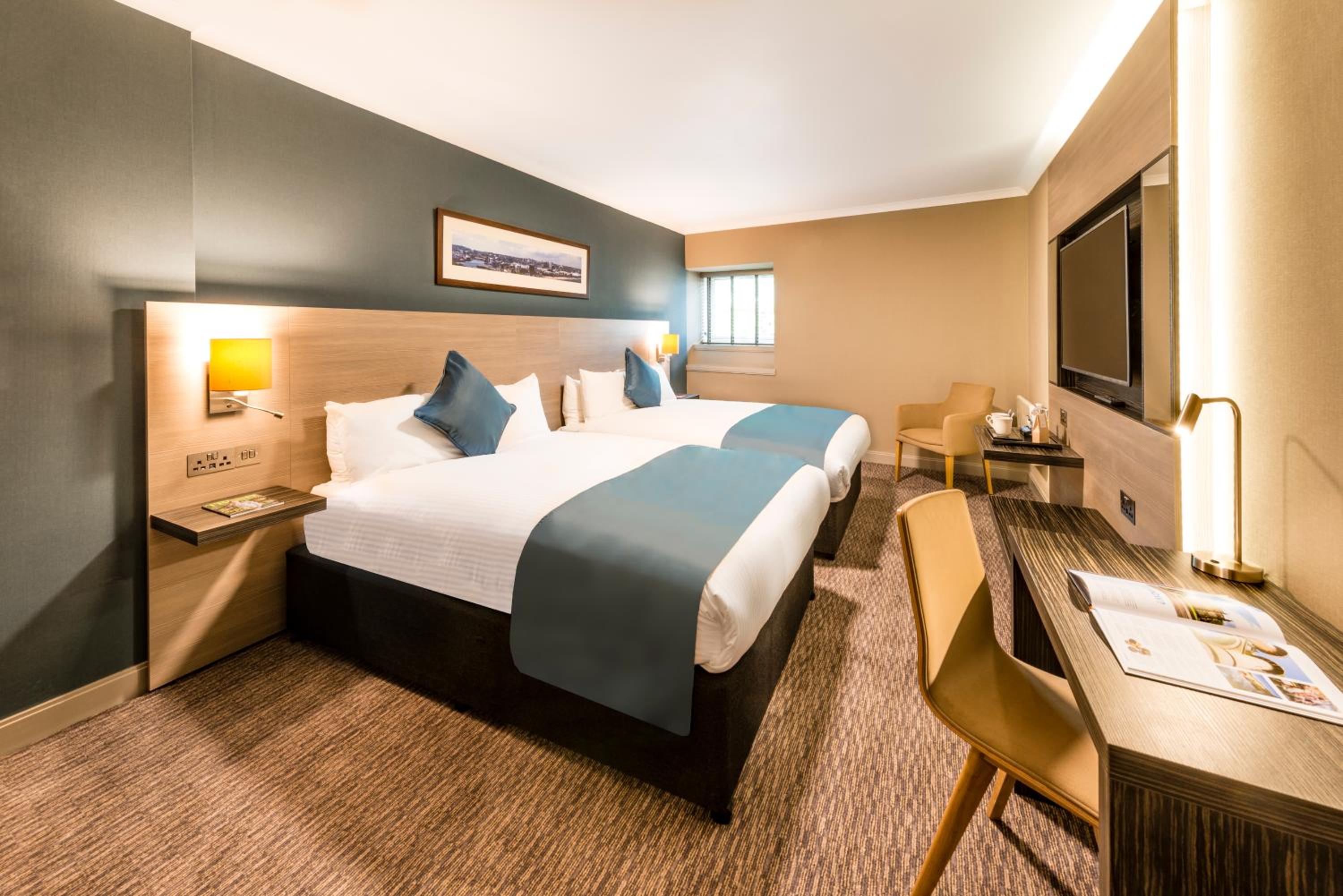 Club Twin Room