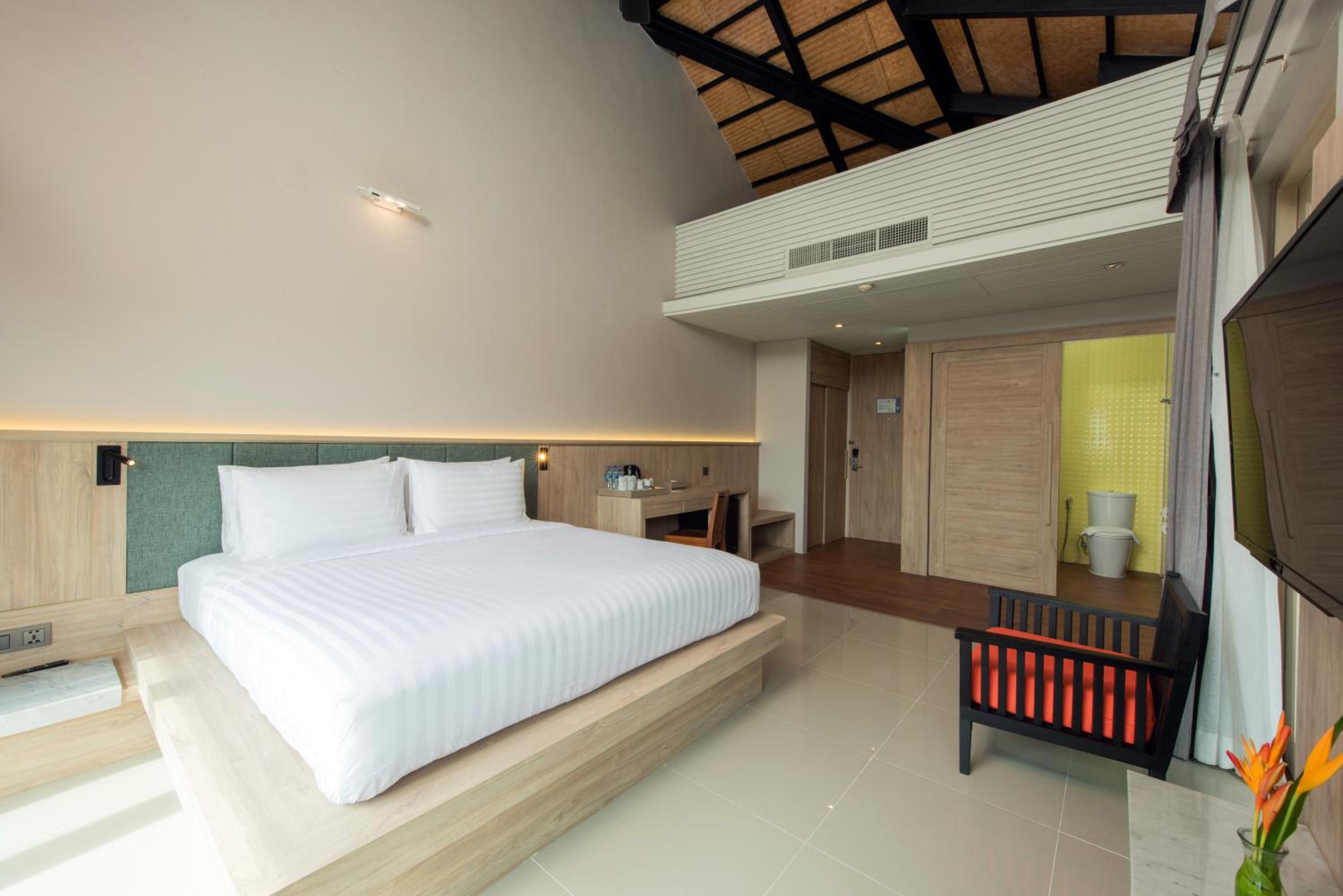 Deluxe Partial Sea View Room 