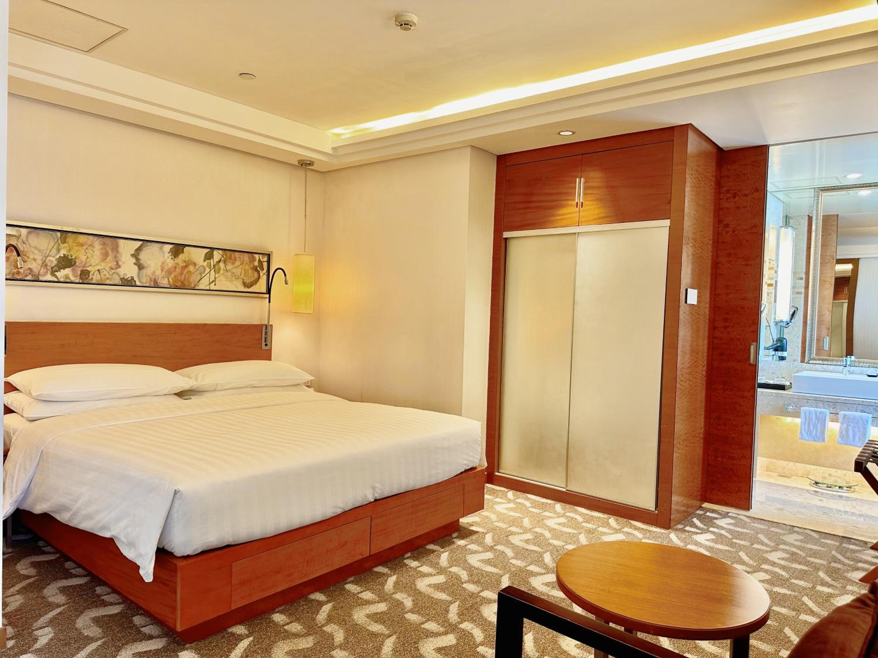 Premier King Bed Room