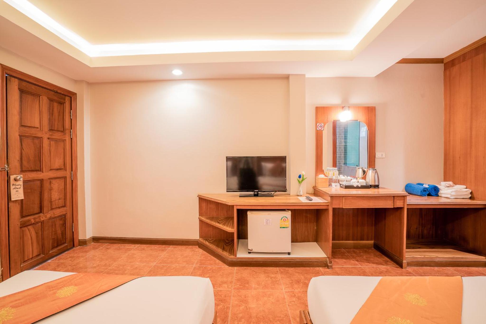 Deluxe Twin Bungalow- Newly Renovated