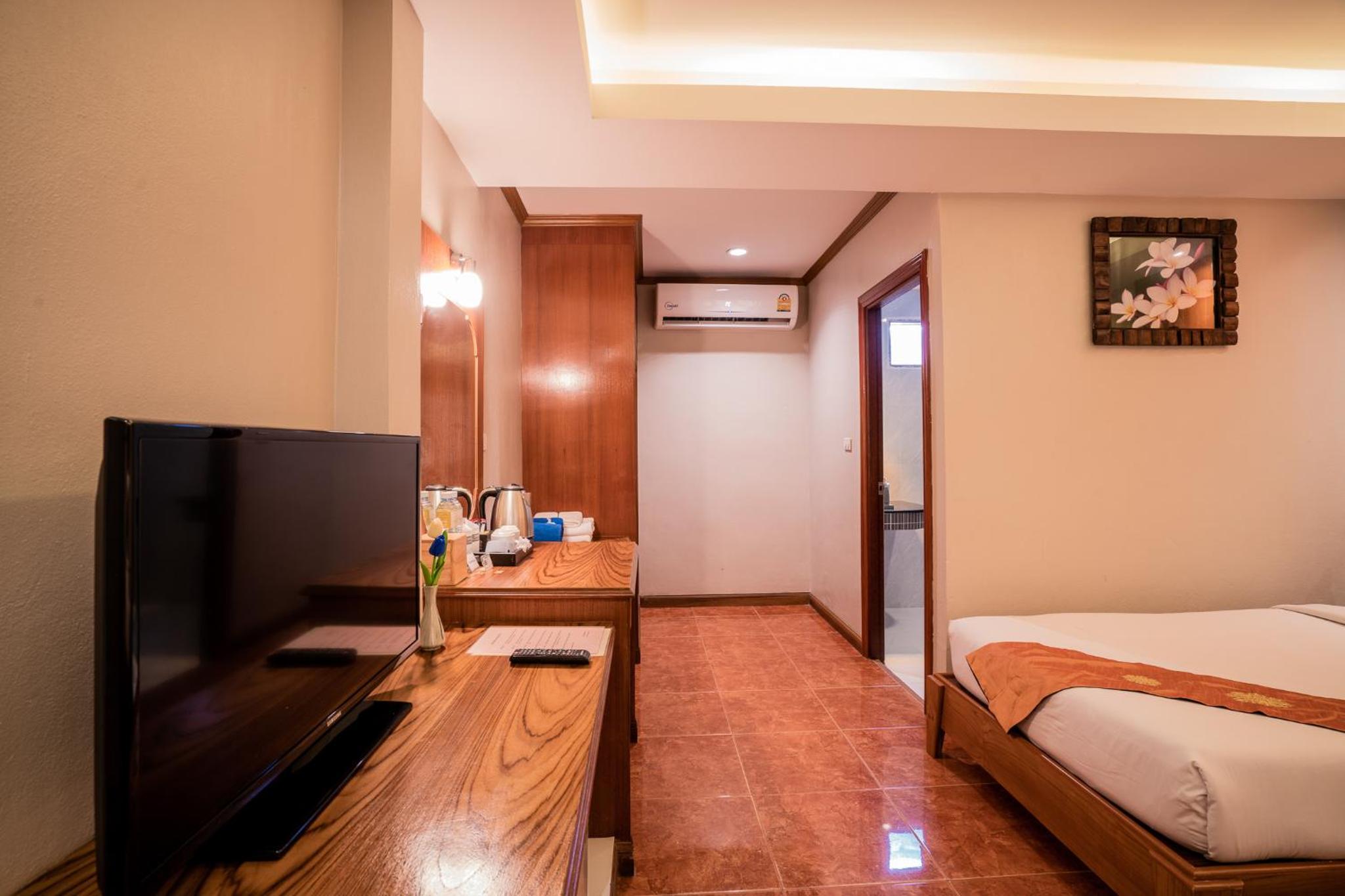 Deluxe Twin Bungalow- Newly Renovated