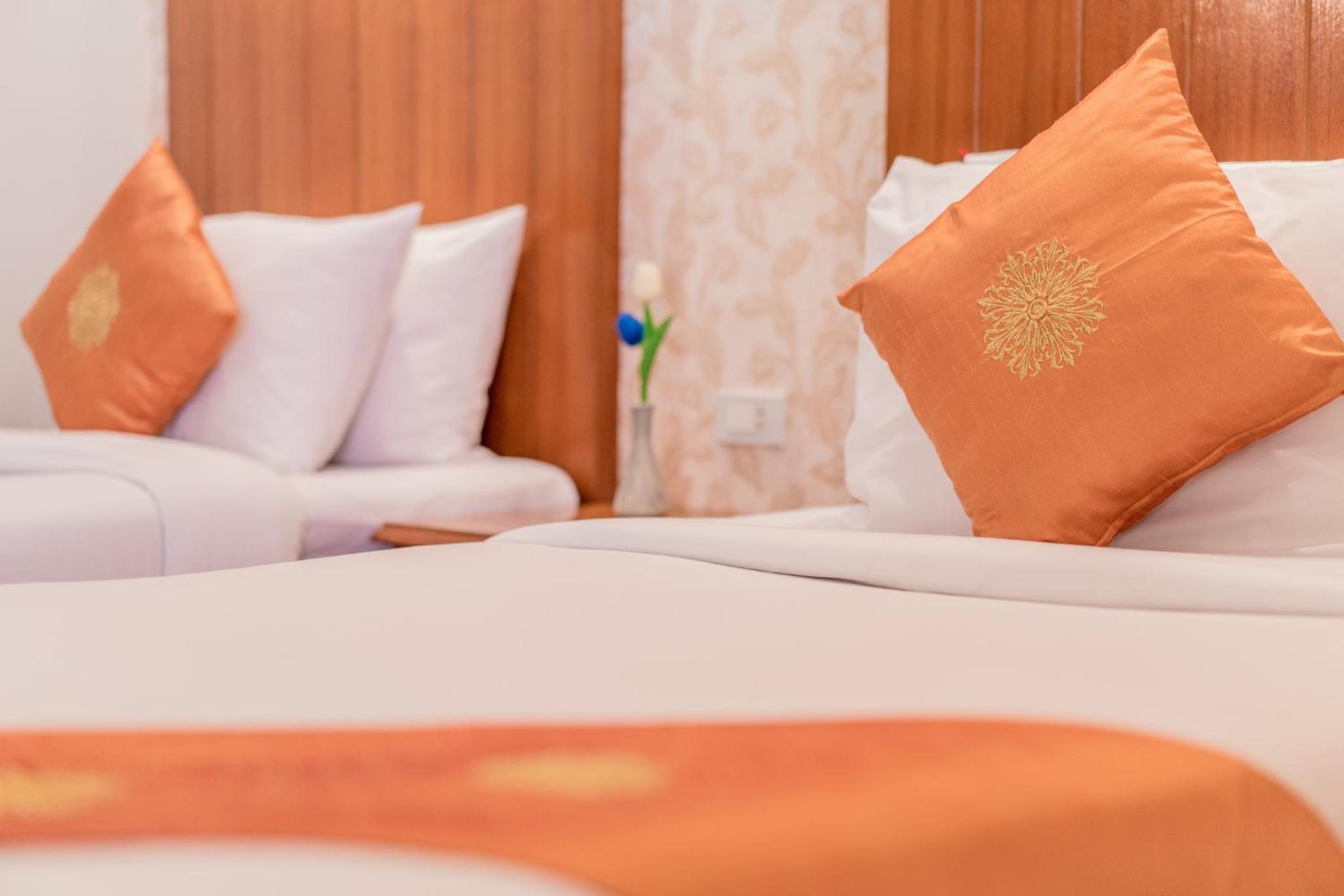 Deluxe Twin Bungalow- Newly Renovated