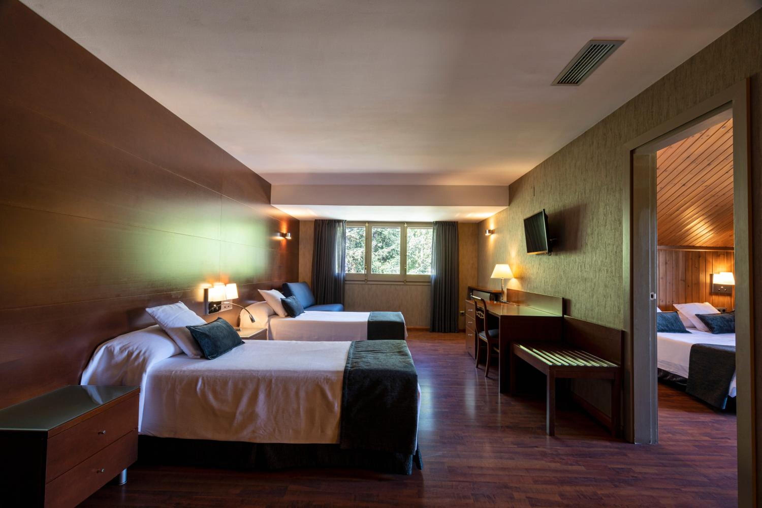 Two Connecting Double Rooms