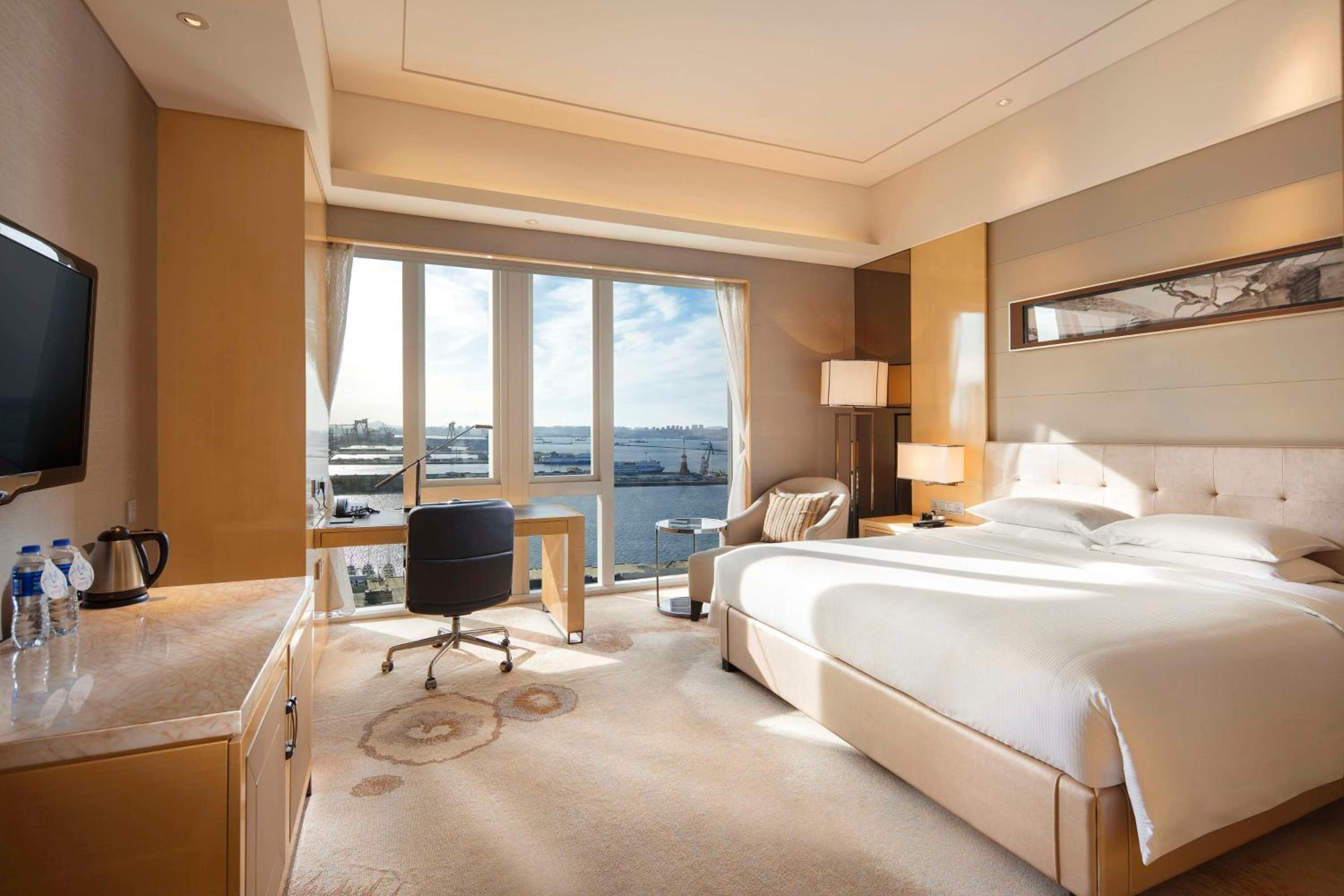 Executive King Room with Harbor View