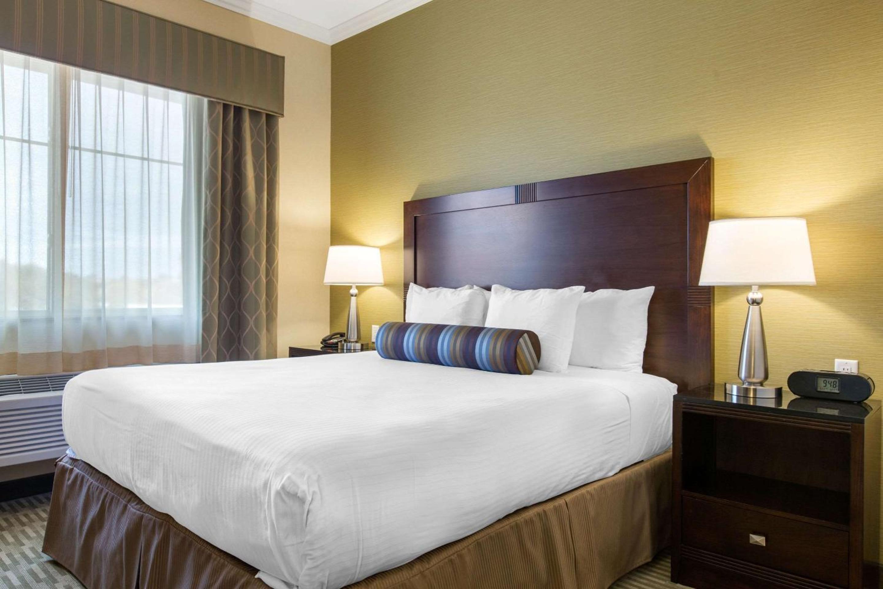 King Suite with Sofa Bed - Non-Smoking