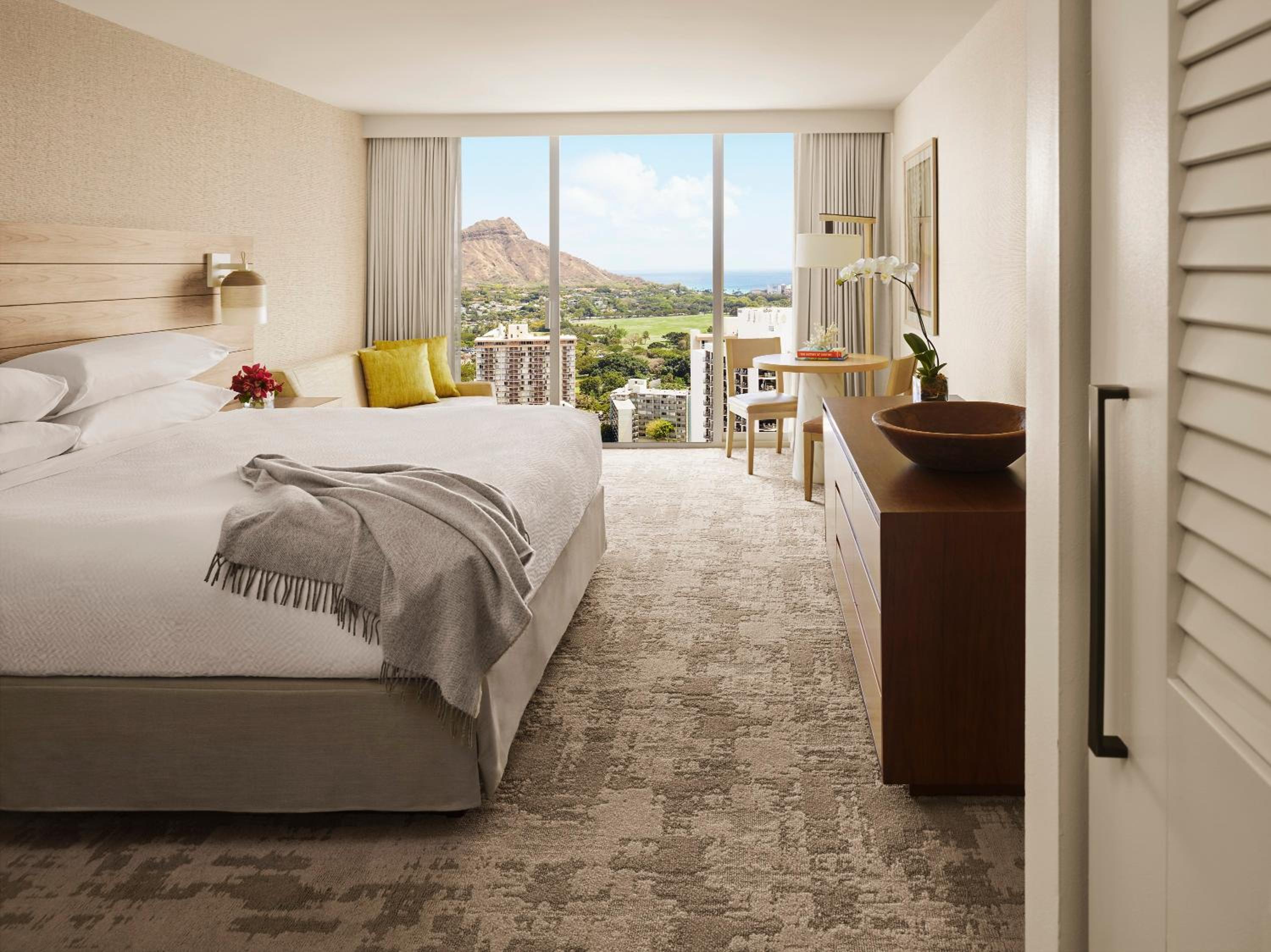 Diamond Head Ocean View King Room