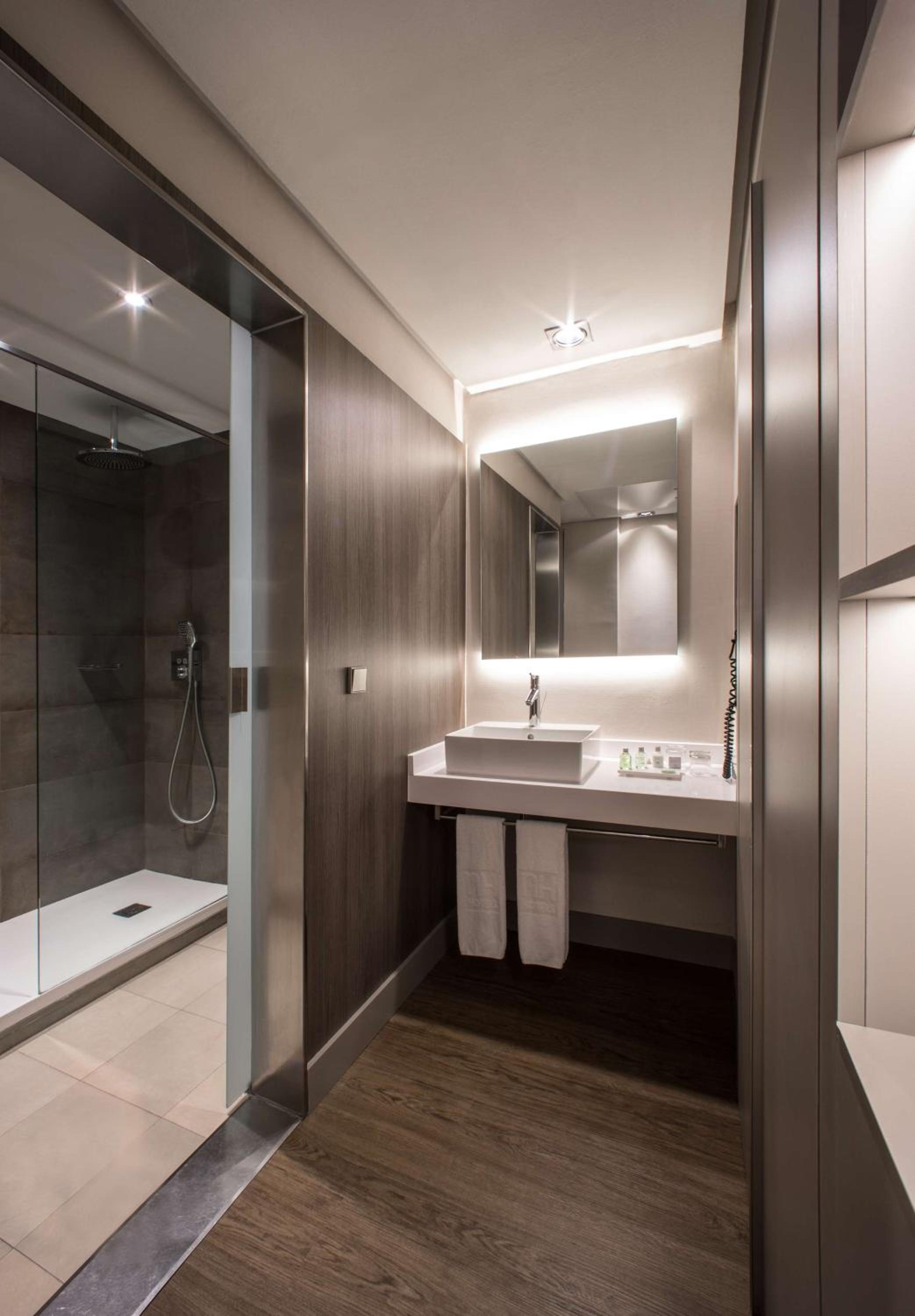 Superior Double or Twin Room with Extra Bed (2 Adults + 1 Child)