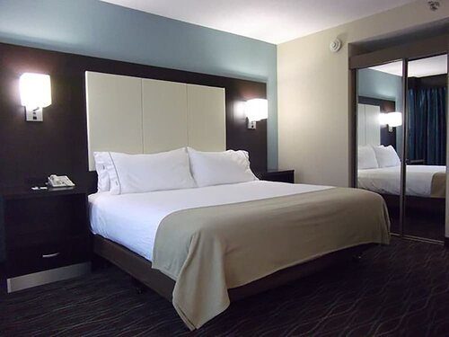 Standard Room, 1 Queen Bed, Accessible (Communications) в Holiday Inn Express Boise - University Area, an Ihg Hotel