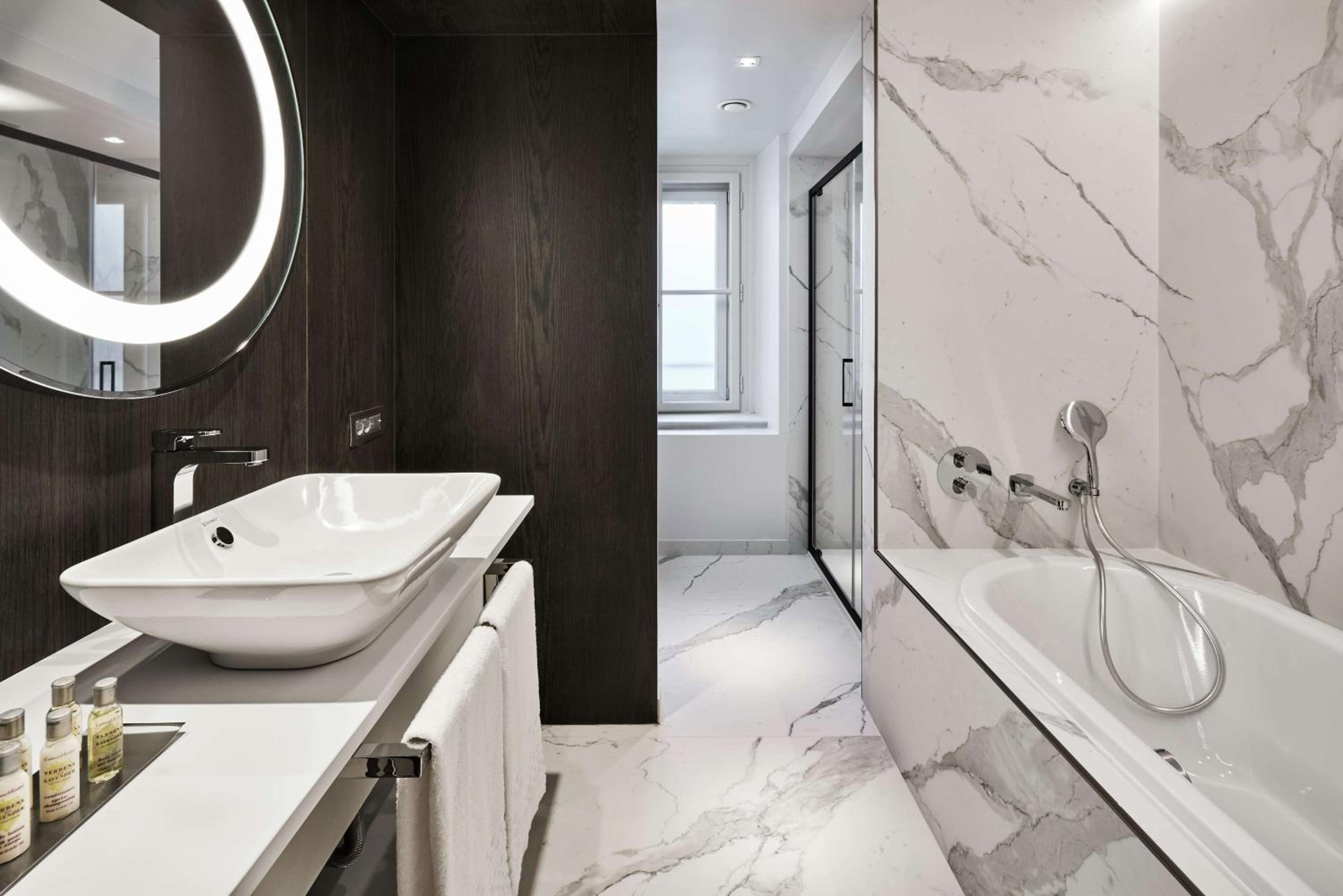 Deluxe Family King Room