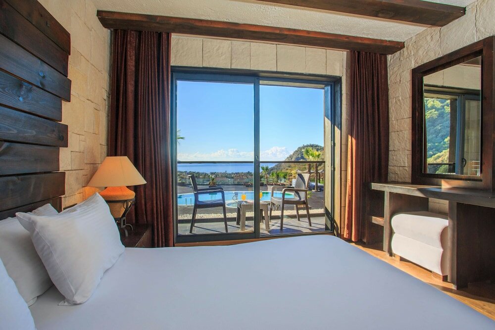 Deluxe Double Room (Pool and Sea View)