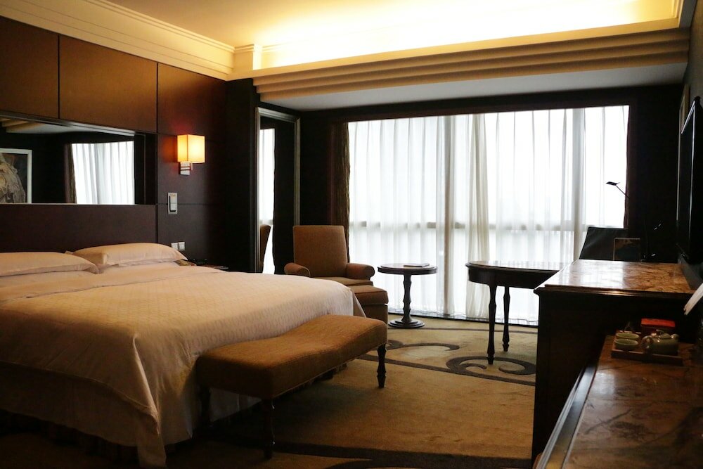 Deluxe Room, 1 King Bed