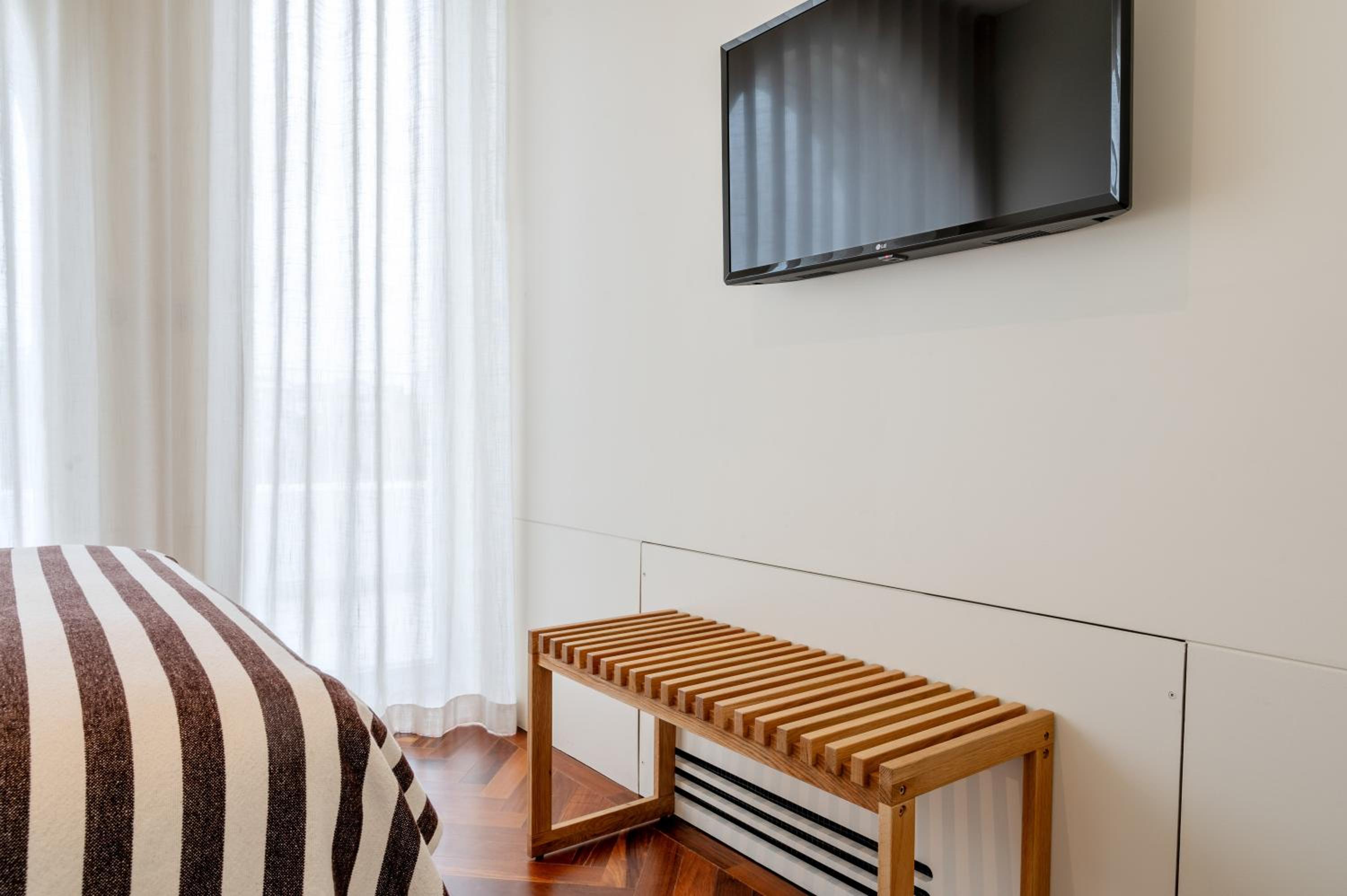Superior Single/Double Apartment with Balcony and City View