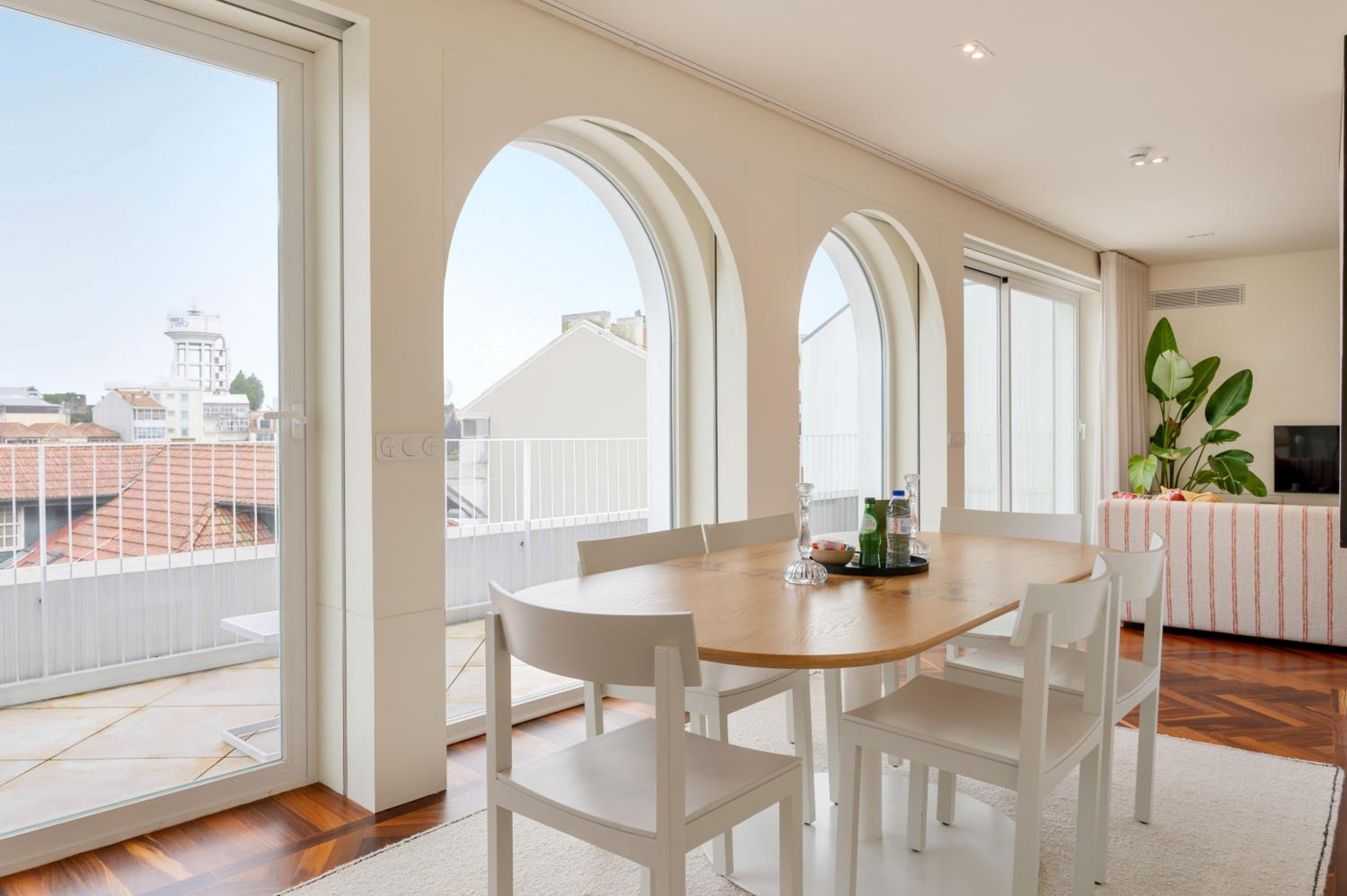 Superior Single/Double Apartment with Balcony and City View