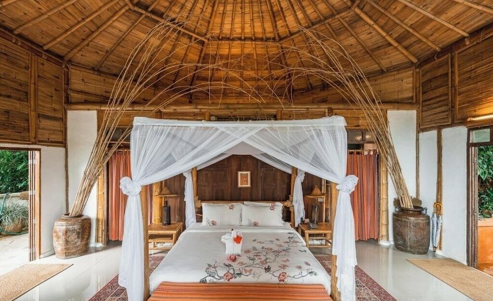 Grand Pool Villa