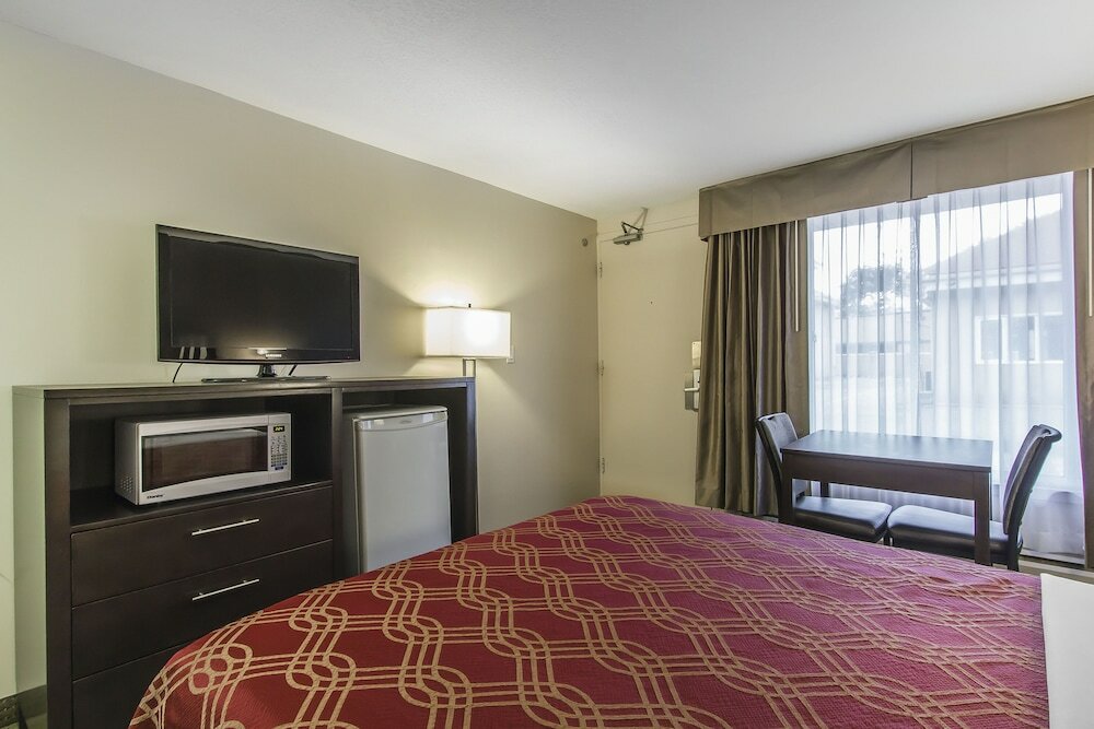 Standard Room, 1 Queen Bed, Non Smoking