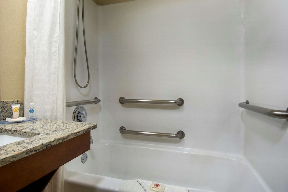 Standard Room, 1 King Bed, Accessible, Non Smoking