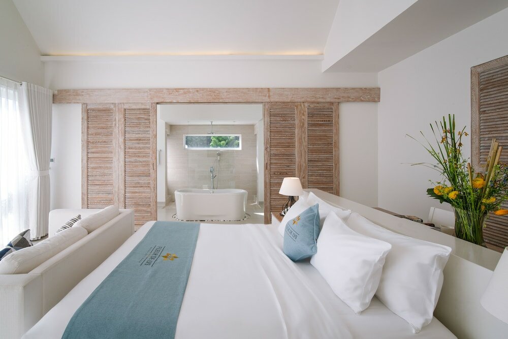 Beachfront Pool Villa 4 Bedroom