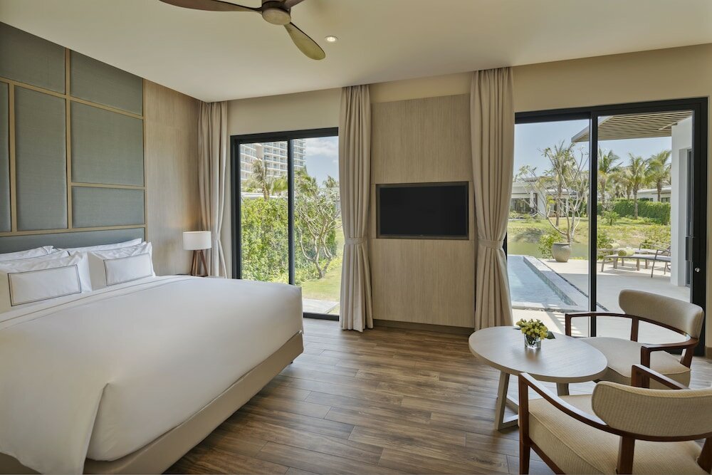 The Level 2-Bedroom Lakefront Pool Villa
