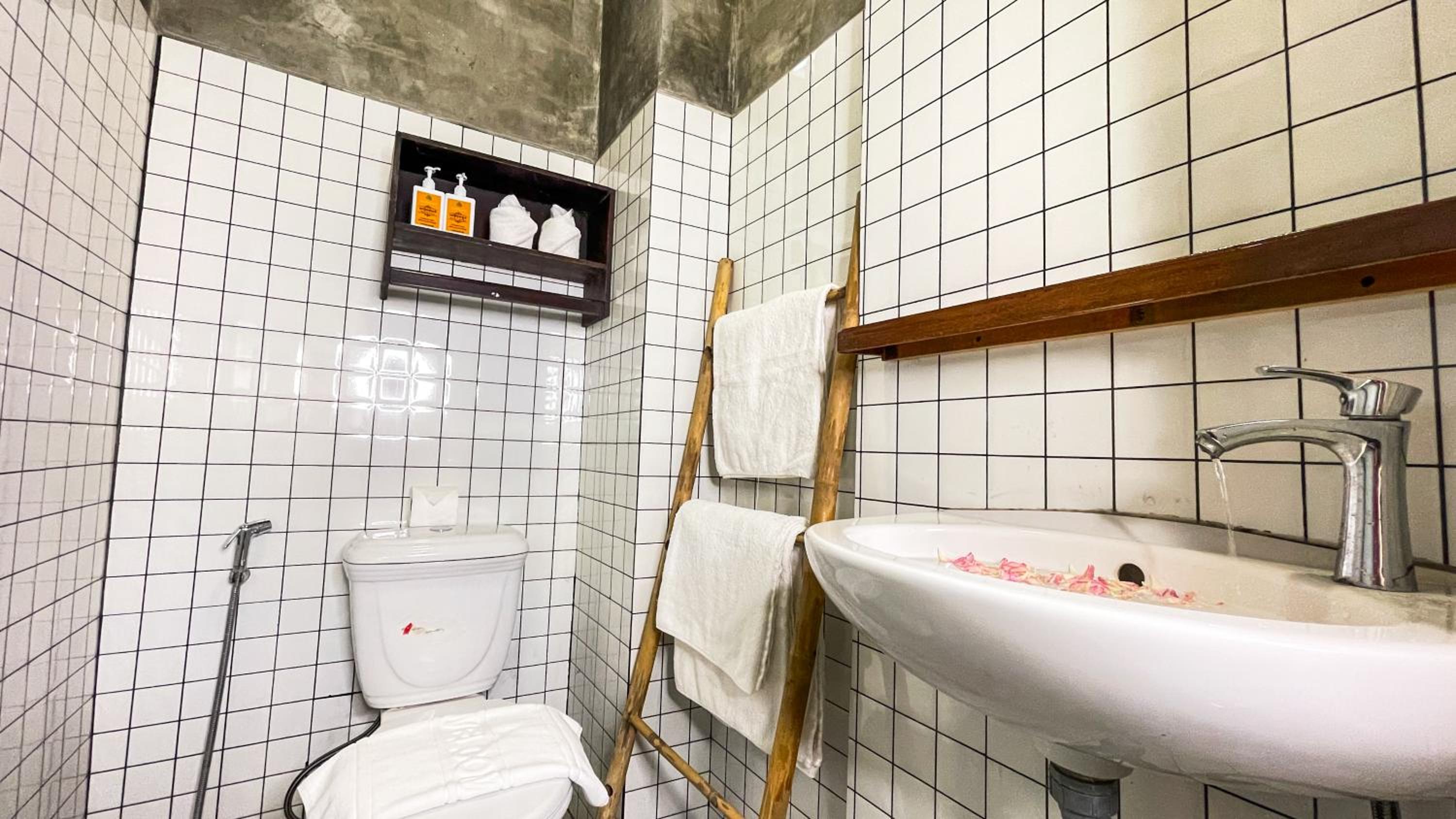 Superior Single - Free Pickup