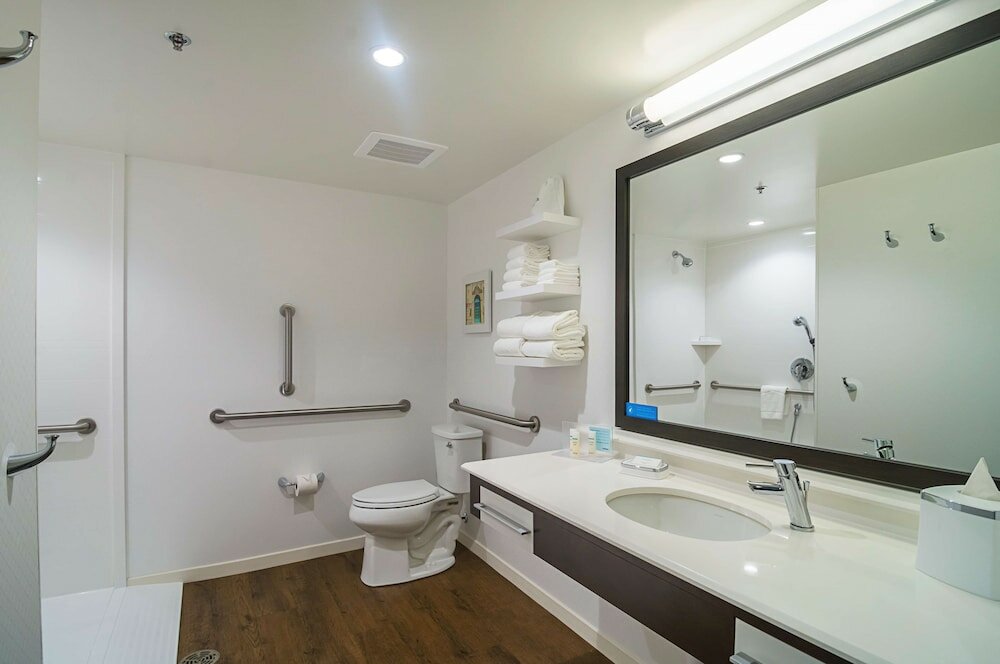 Room, 2 Queen Beds, Accessible (Roll In Shower, Mobility)