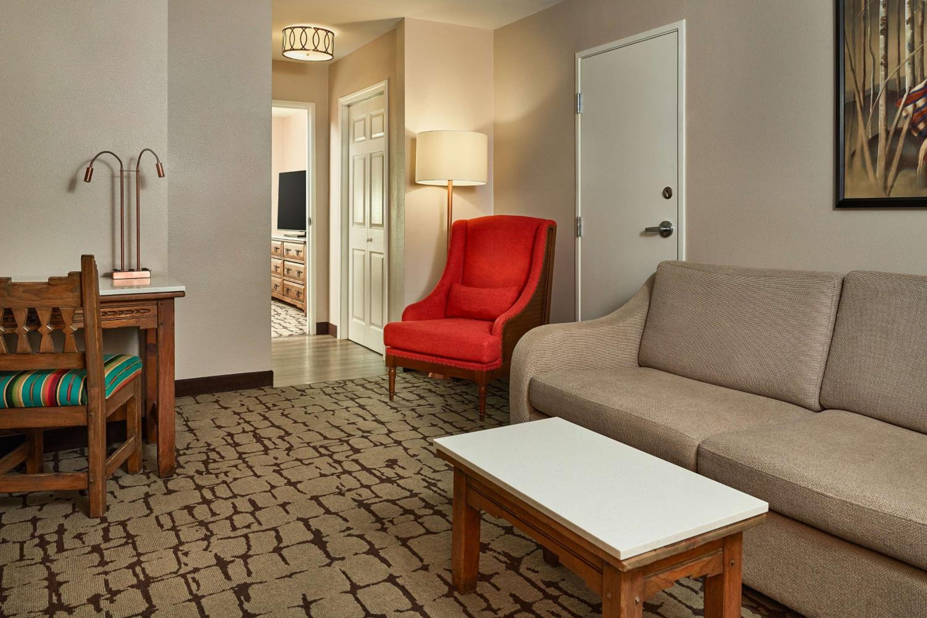 One-Bedroom King Suite