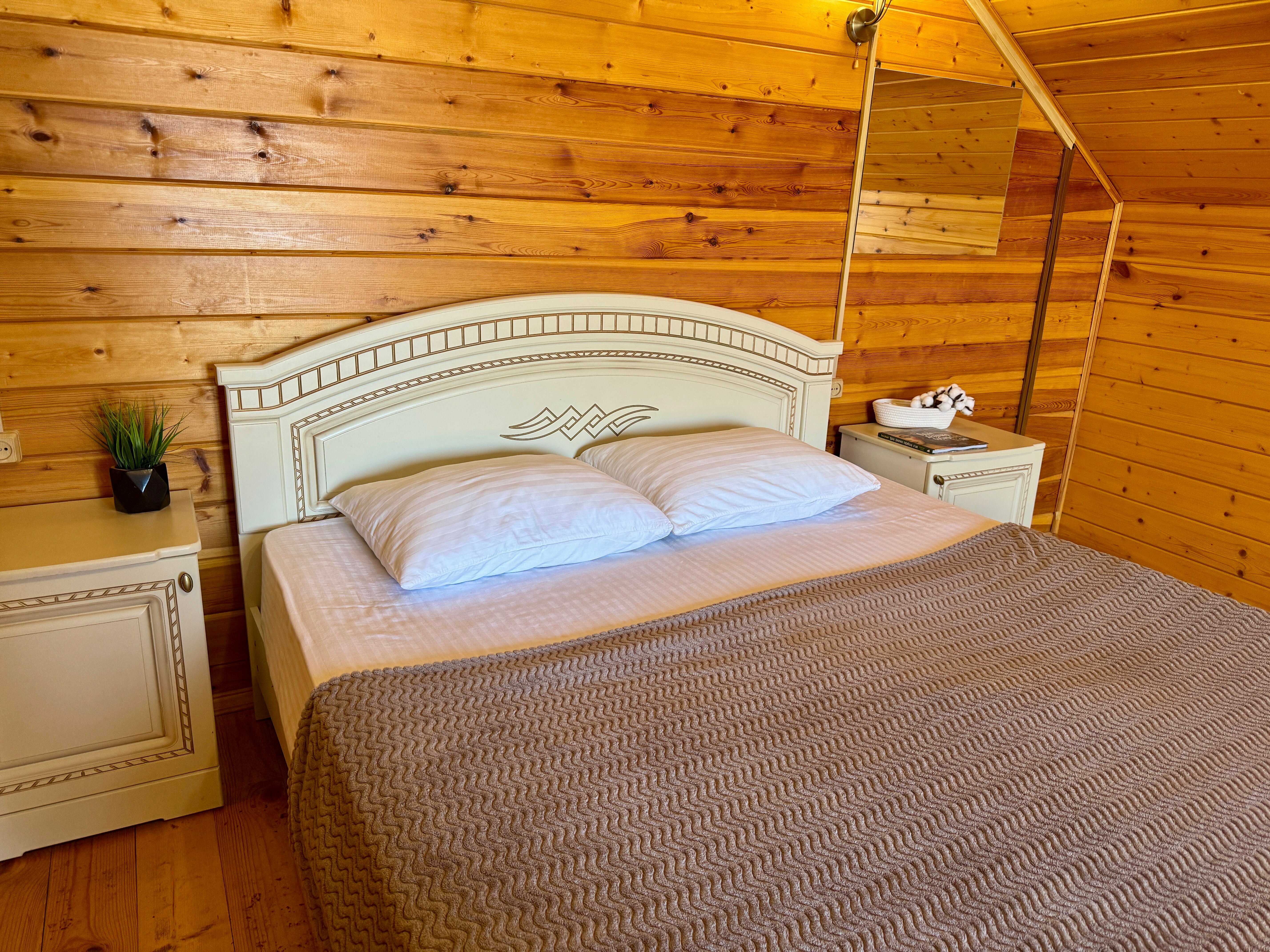 2-х комнатный 2-х этажный дом с балконом на 6-8 человек