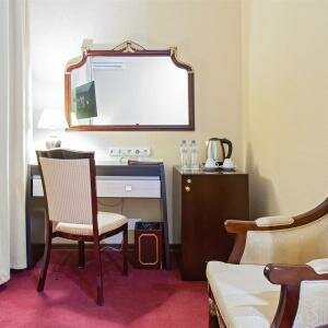 Стандартный двухместный номер, вид в холл отеля