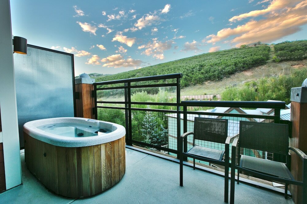 Deluxe Suite, Hot Tub