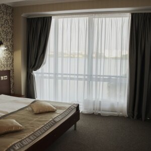 ДЖУНИОР СЮИТ