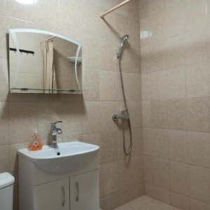 Эконом улучшенный трехместный (удобства в блоке)