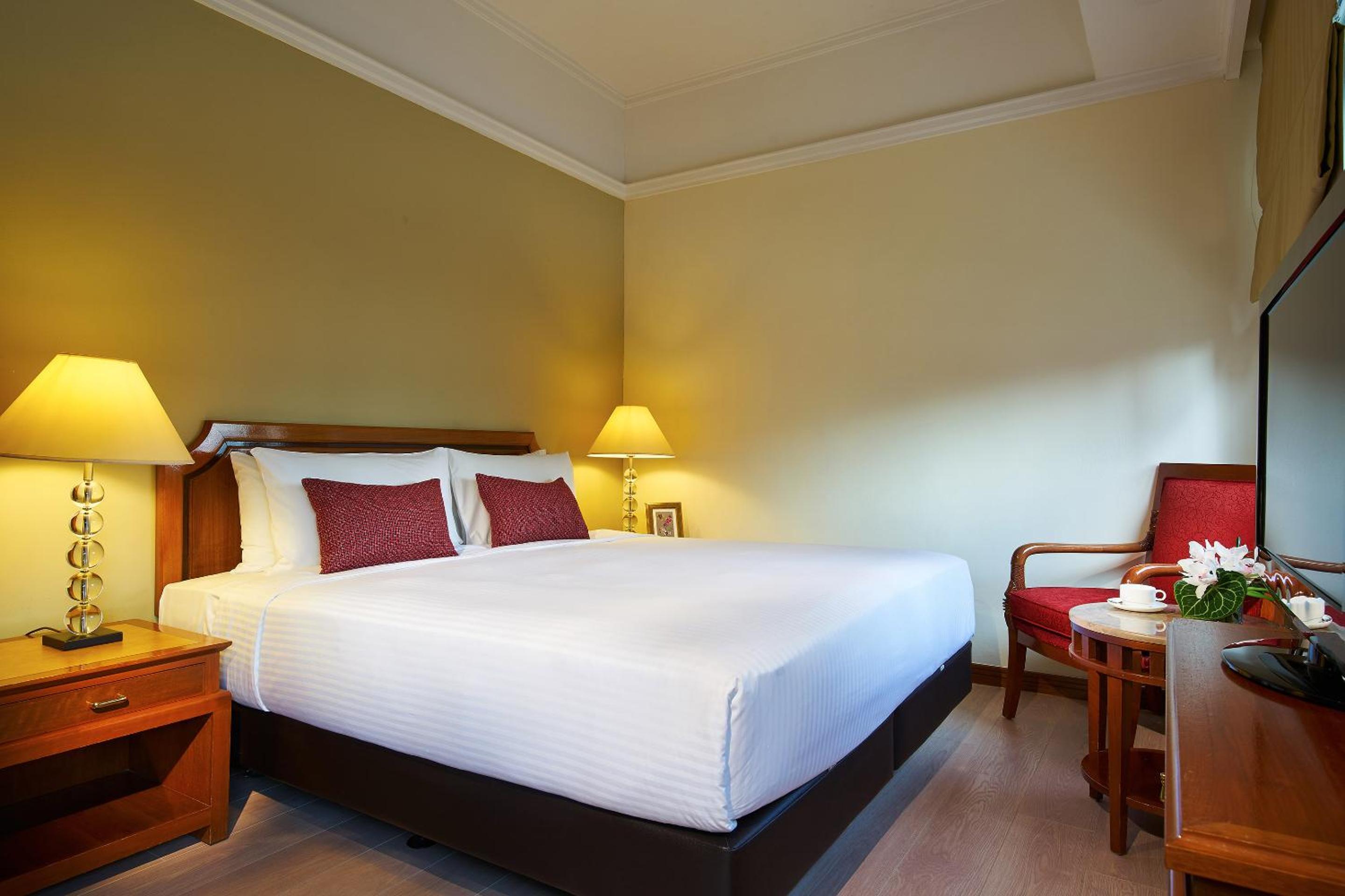 Deluxe Two-Bedroom Apartment