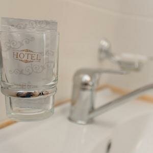 Койко-место в 6-местном номере бюджет (женский)/удобства на этаже