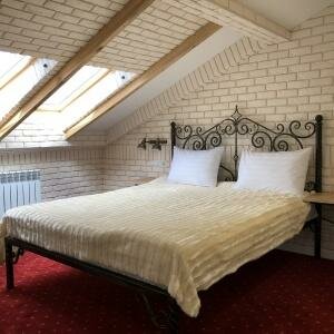 Номер первой категории "Стандарт" с 1 кроватью "Мансарда"