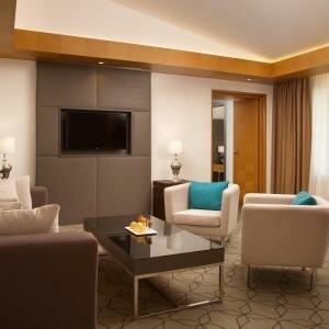 Люкс с одной большой кроватью