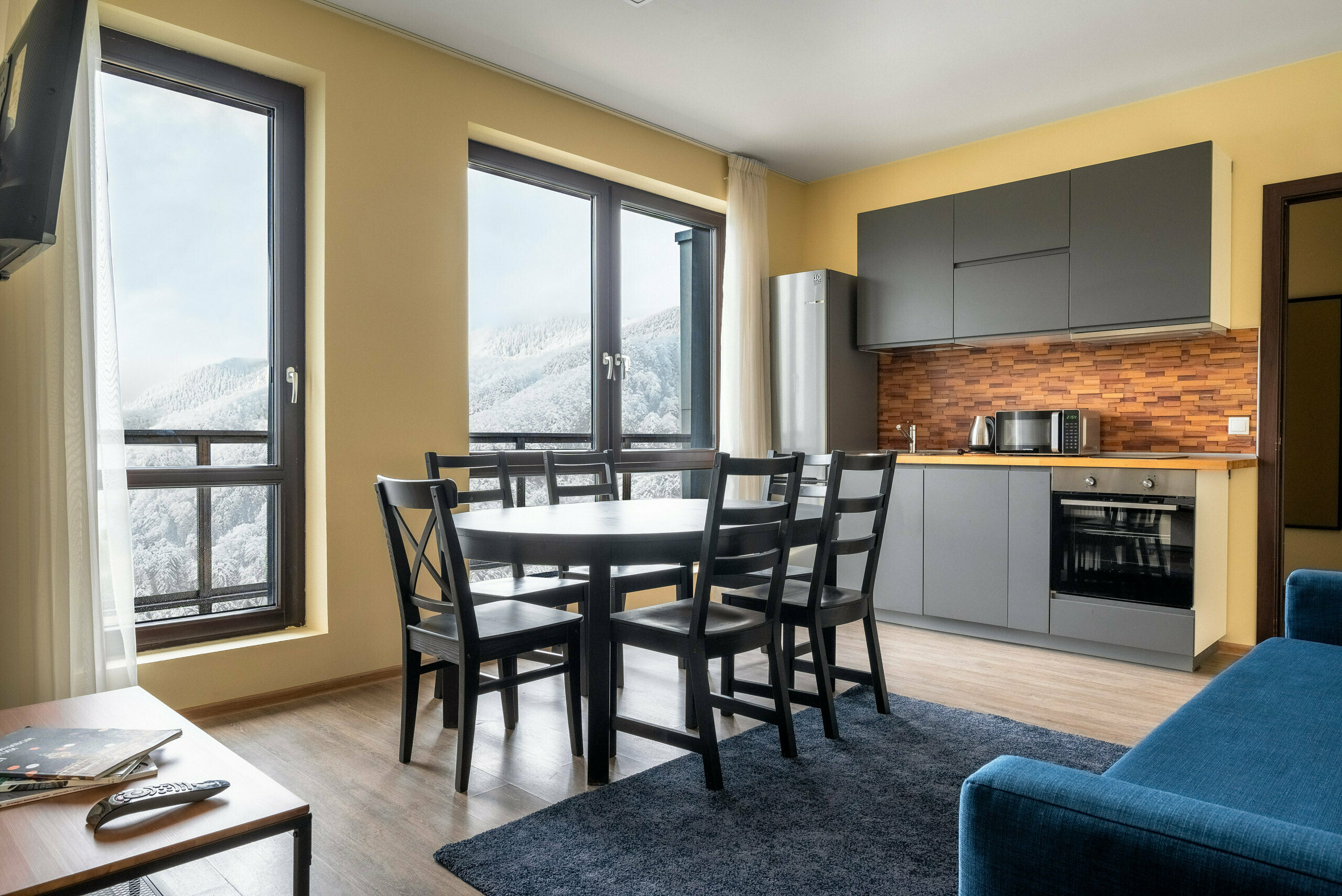 Улучшенные апартаменты с 2 спальнями ( двуспальные кровати)