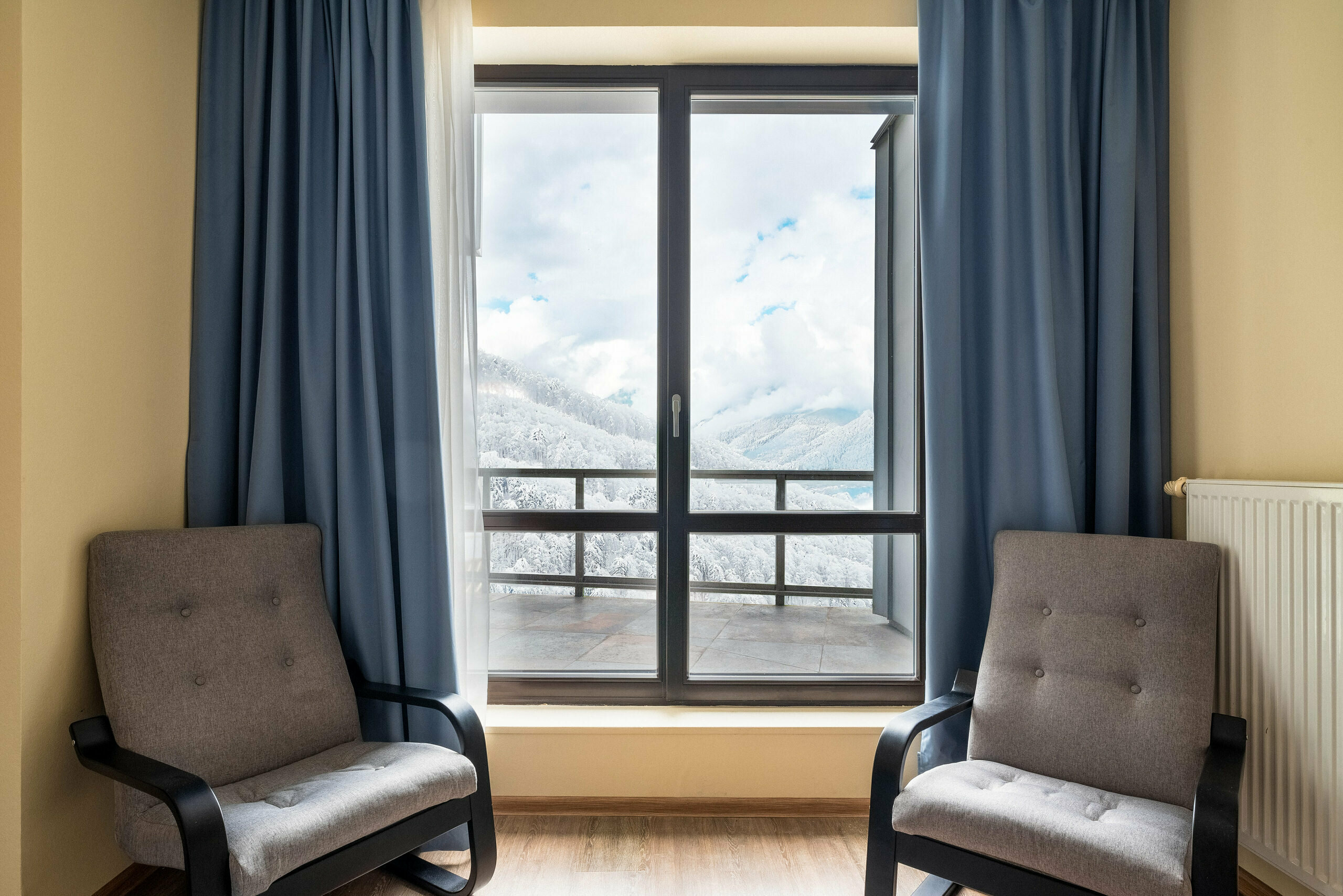 Улучшенные апартаменты с 2 спальнями  ( одна двуспальная кровать и две односпальные)