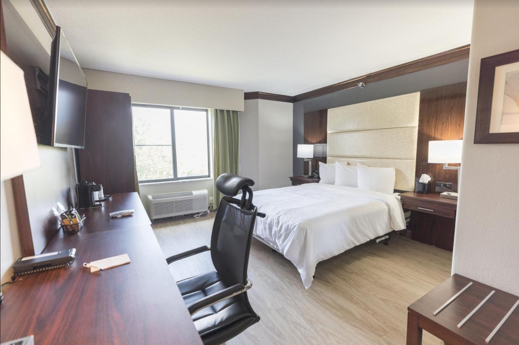 Queen Room - Accessible/Non Smoking