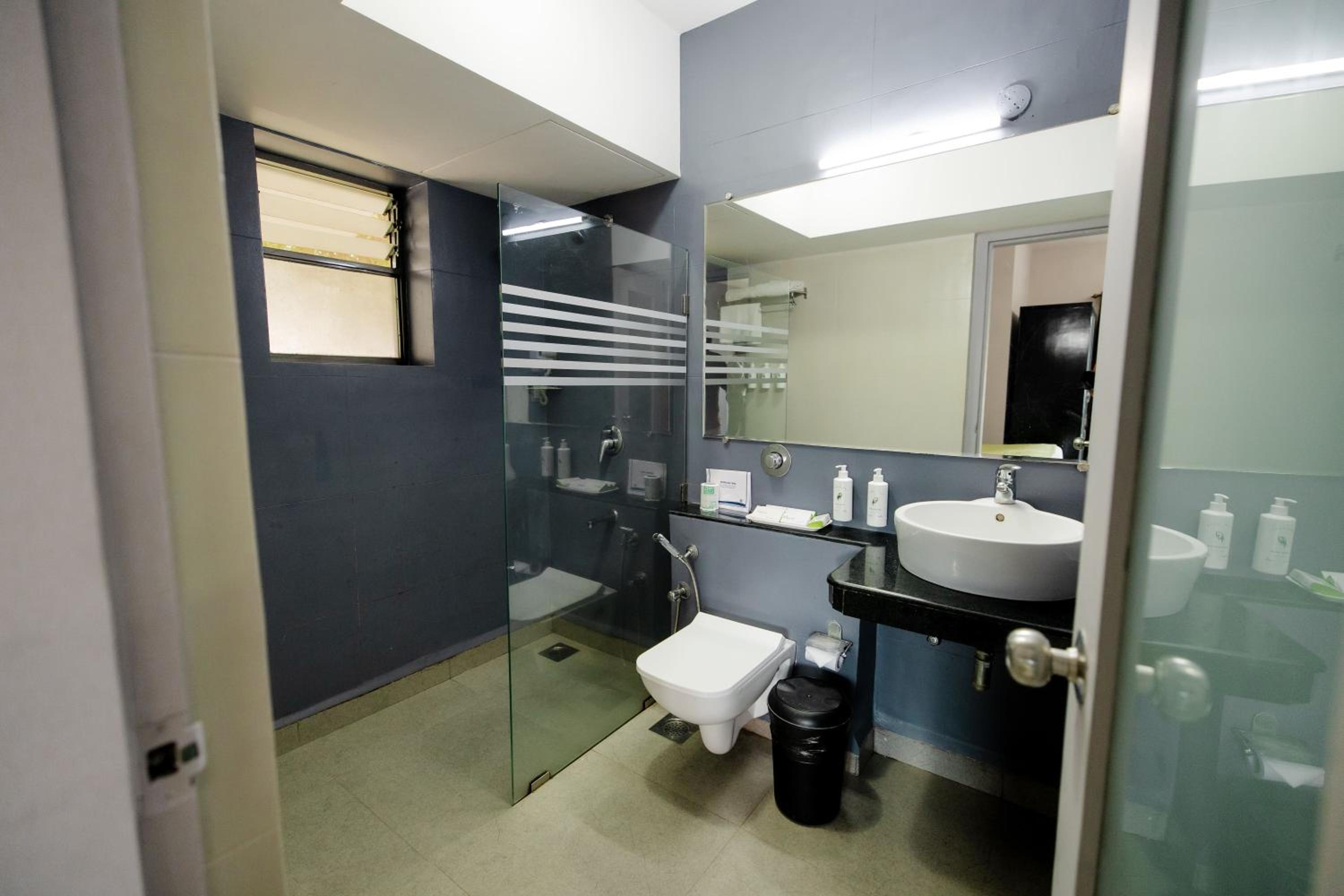 Superior Garden View Room with Balcony