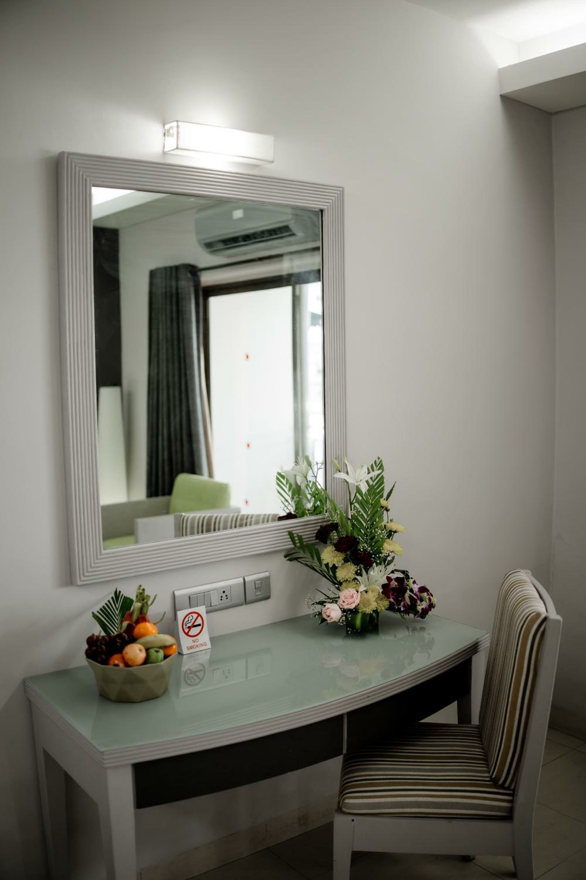 Deluxe Garden View room with Balcony