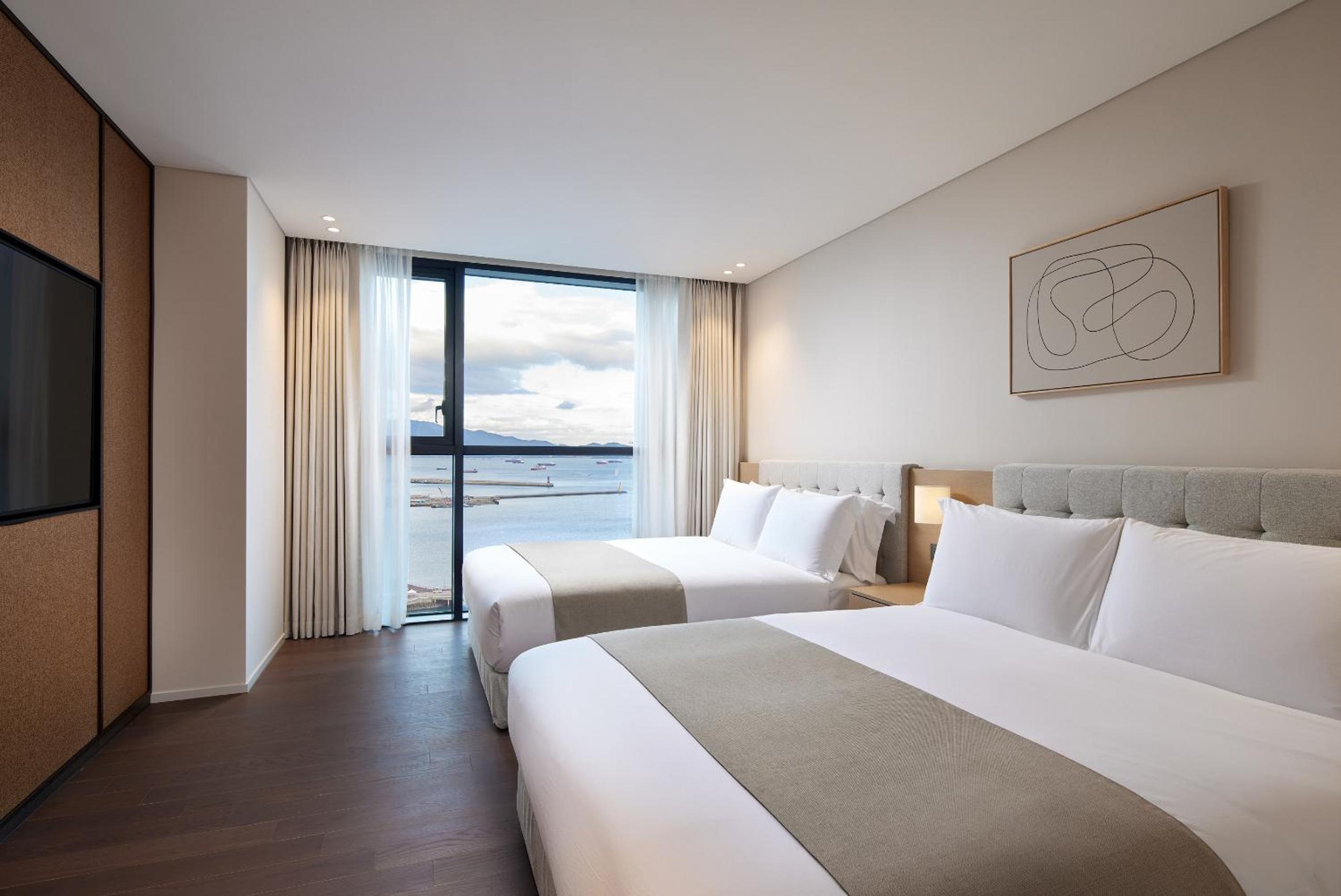 Grand Suite Twin with Ocean View