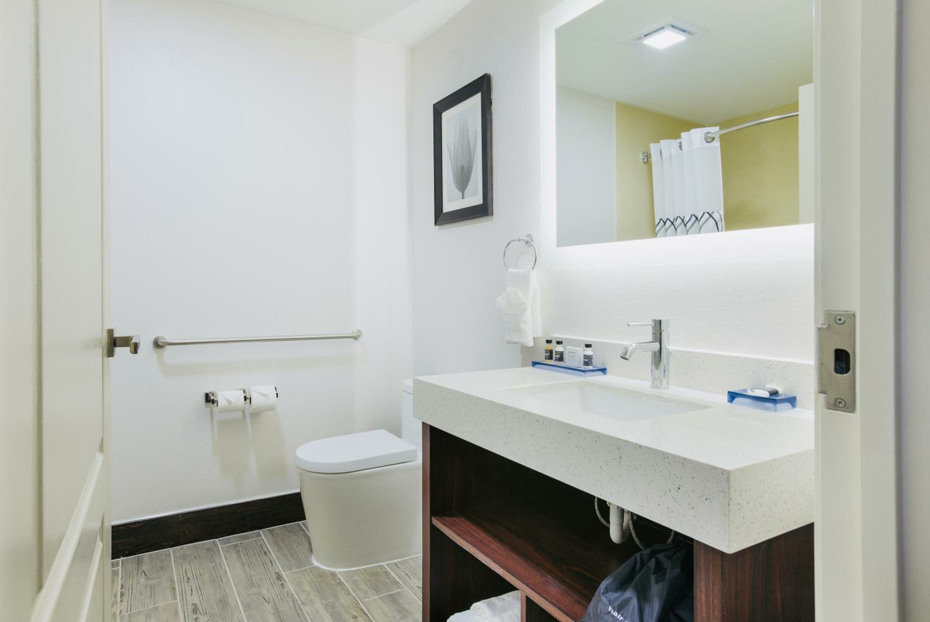 King Suite - Non Smoking