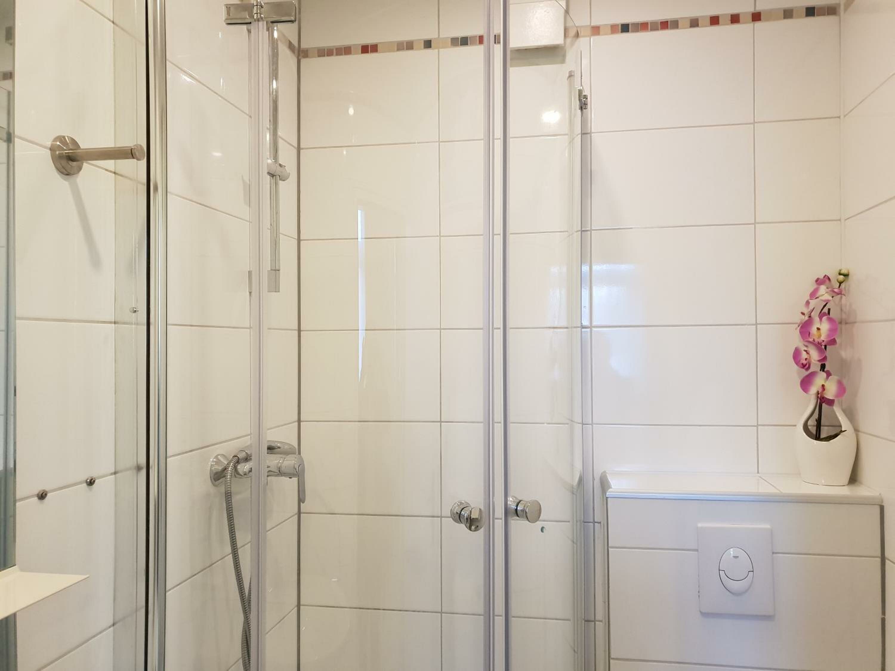 Deluxe Double Room with Shower