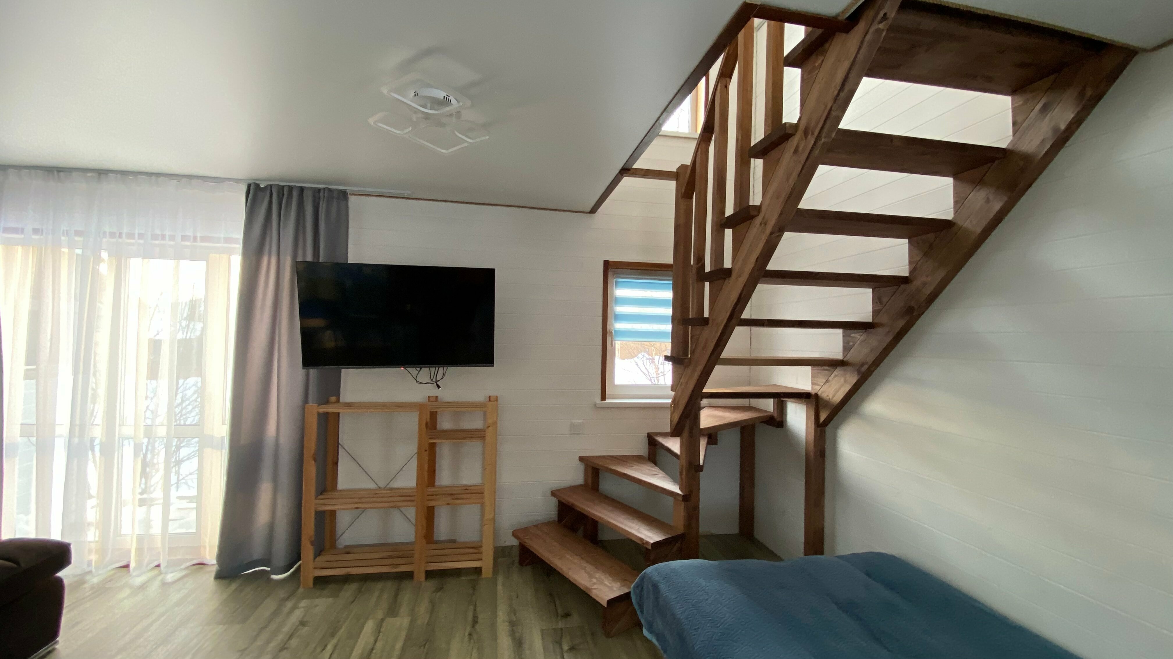 Семейный номер с видом на горы