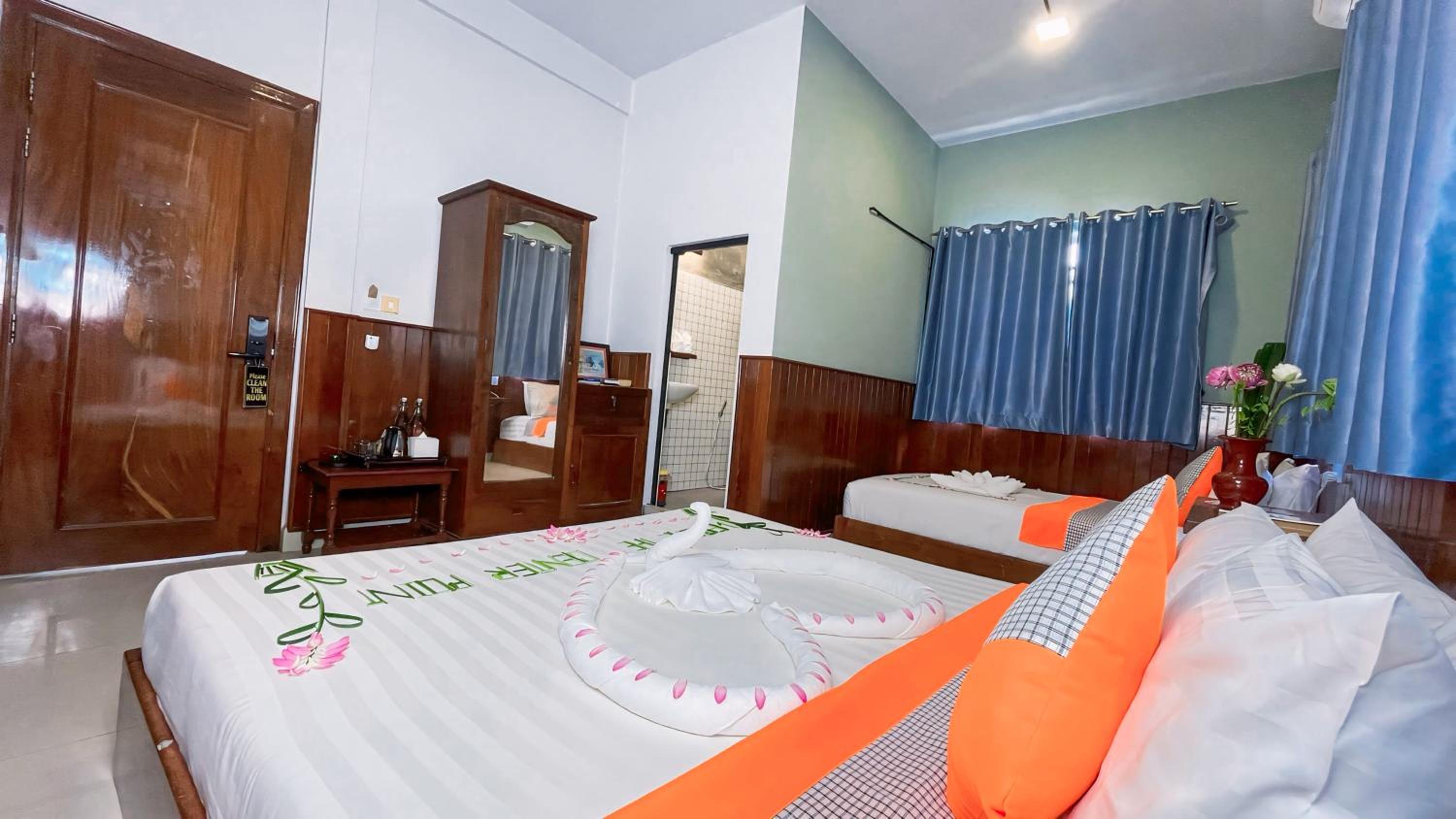 Deluxe Family - Free Pickup