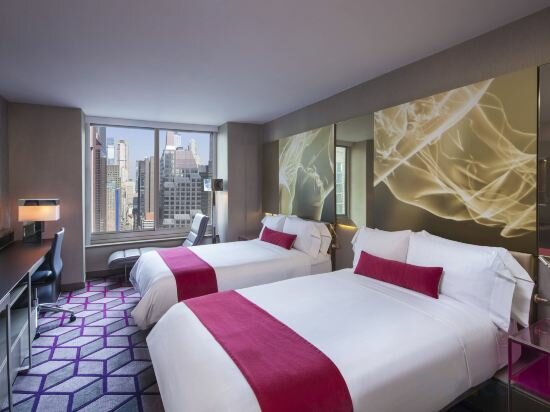 Spectacular Two Double Room with Skyline View