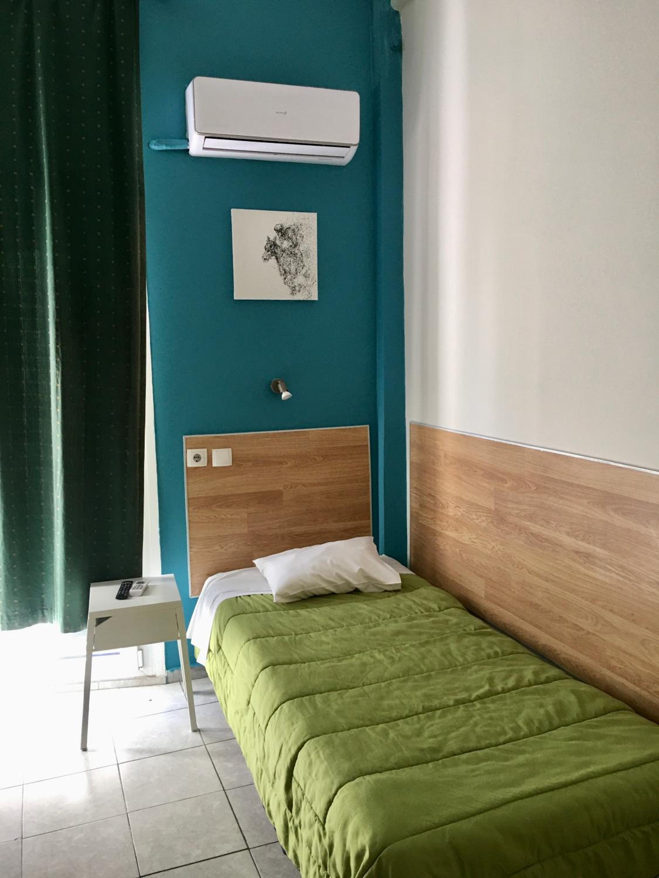 Single Room with Shared Bathroom