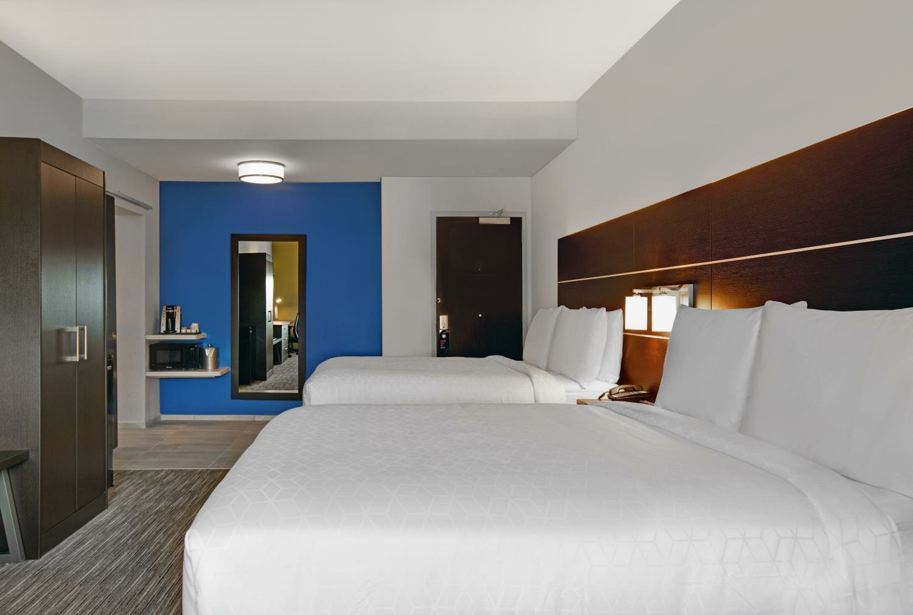 Standard Room with Two Queen Beds