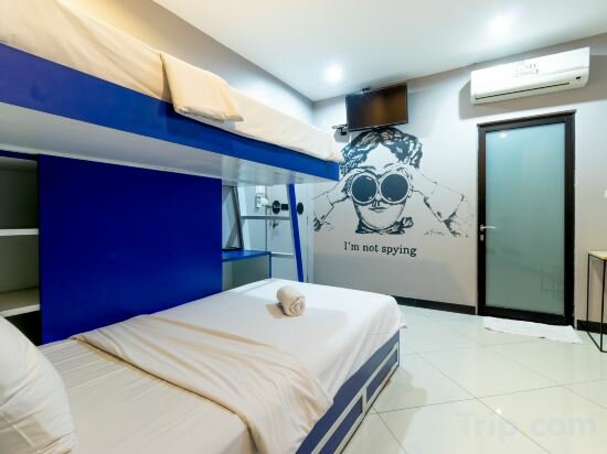 Private Side Kick Two Bunk Bed (Bunk Bed in mixed Dormitory)